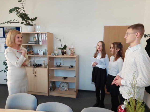 b_1024_768_0_00_images_2023_2024_Bujak_wizyta_412798171_825918599336090_7058230001340669676_n